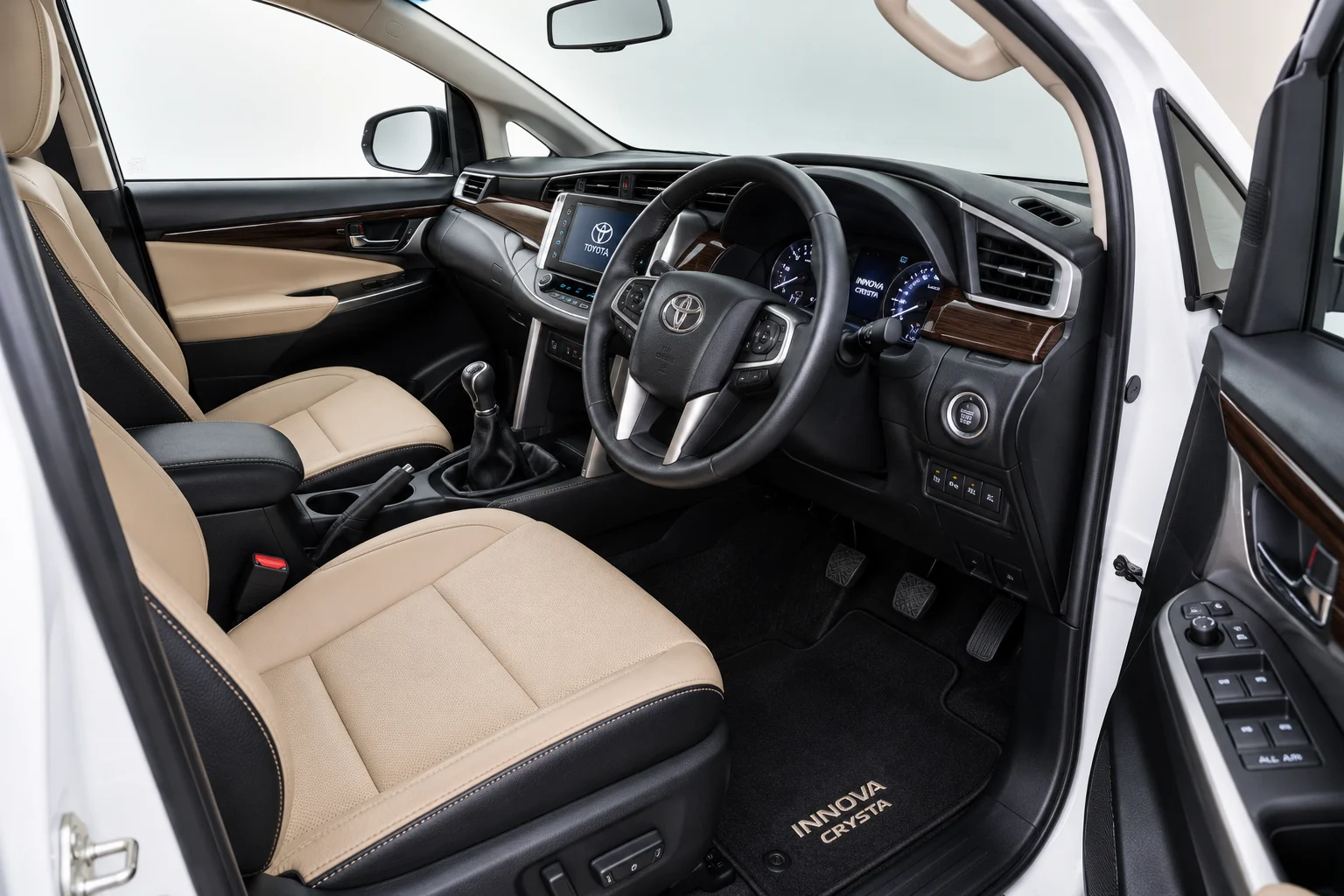 Innova Crysta Image